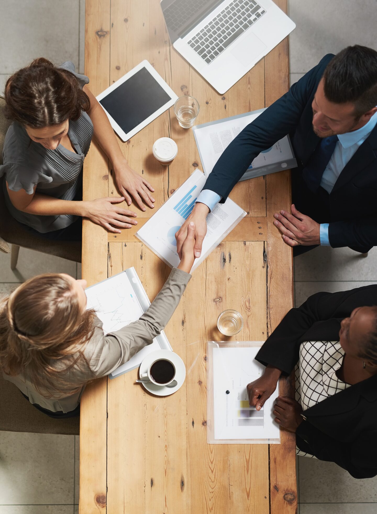 RS-image-handshake-for-successful business